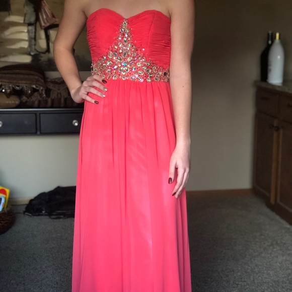 Bee Darlin Dresses & Skirts - Prom Dress